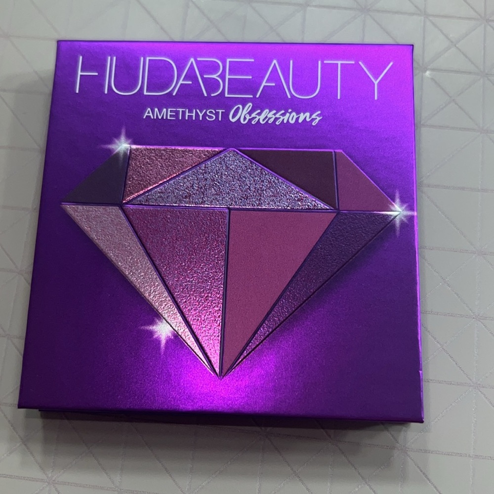 Huda Beauty Amethyst Obsessions Eyeshadow Palette - Picture 2 of 2